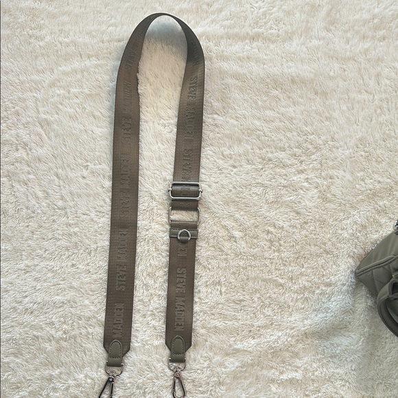 Steve Madden Bbabi mini crossbody Quilted Olive Green - Picture 9 of 15